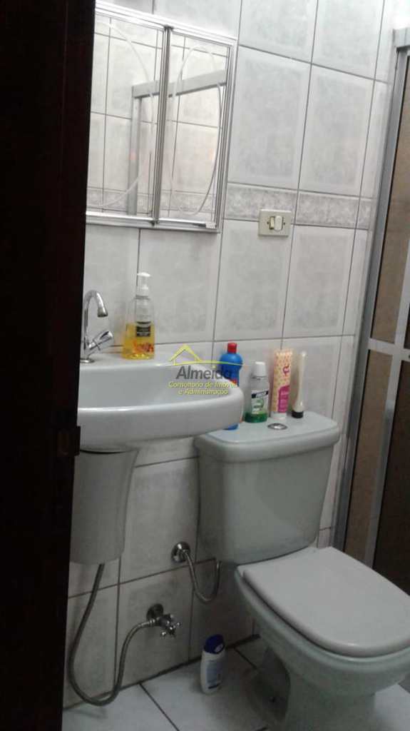 Casa em Cubatão, no bairro Vila Caraguata