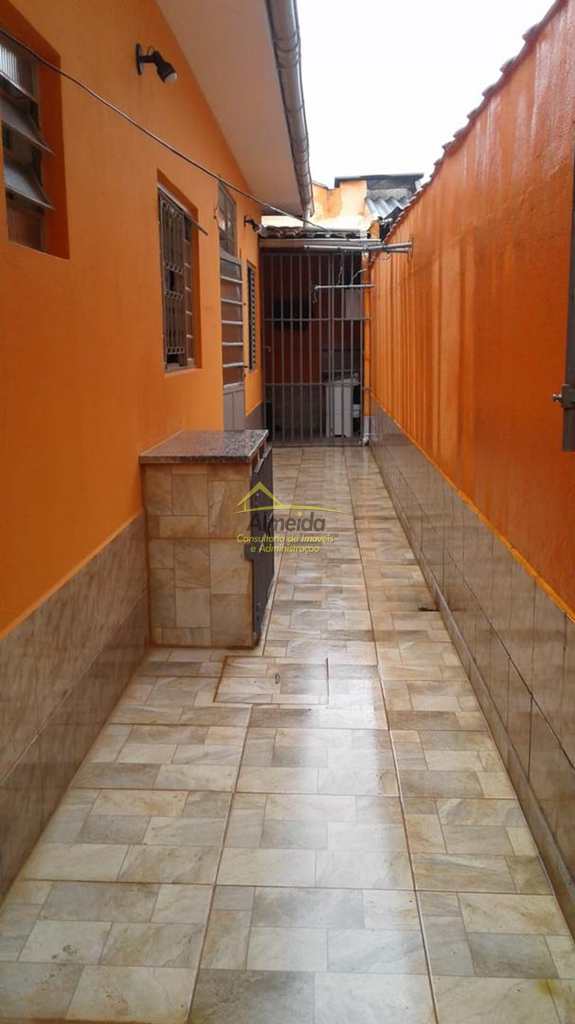 Casa em Cubatão, no bairro Vila Caraguata