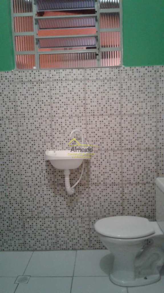 Casa em Cubatão, no bairro Vila Caraguata