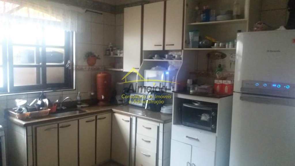Casa em São Vicente, no bairro Vila Nossa Senhora de Fátima