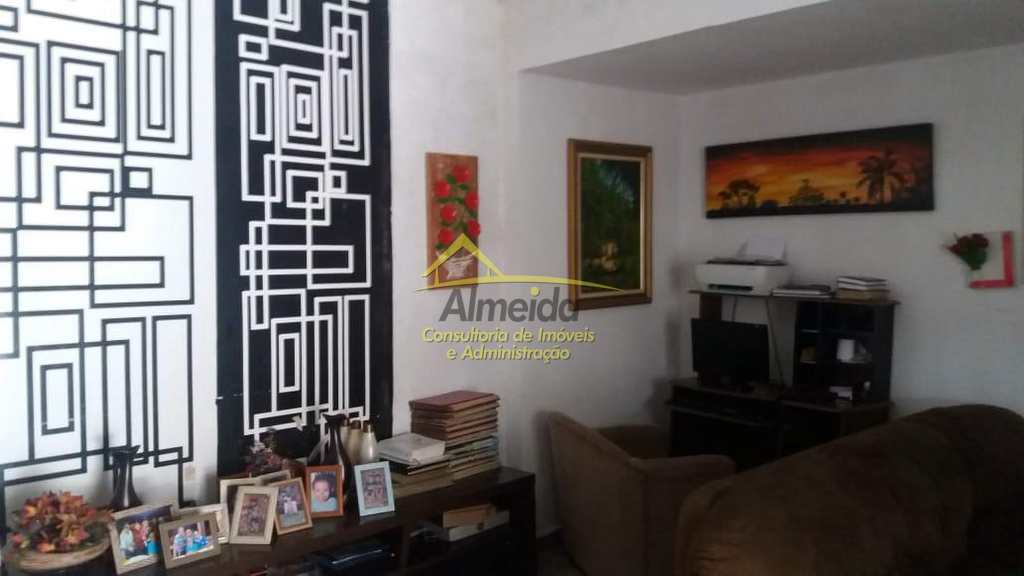 Casa em São Vicente, no bairro Vila Nossa Senhora de Fátima