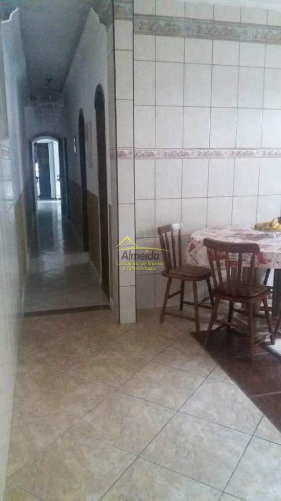 Casa em São Vicente, no bairro Vila Nossa Senhora de Fátima