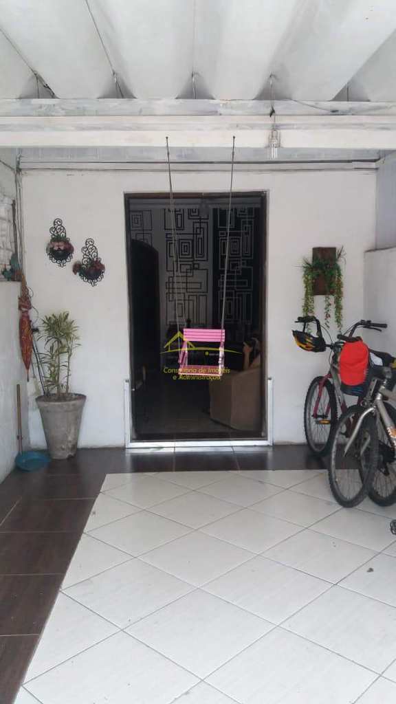 Casa em São Vicente, no bairro Vila Nossa Senhora de Fátima
