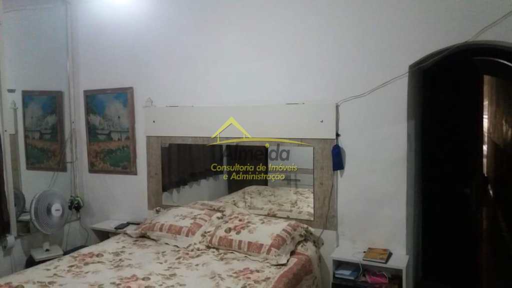 Casa em São Vicente, no bairro Vila Nossa Senhora de Fátima