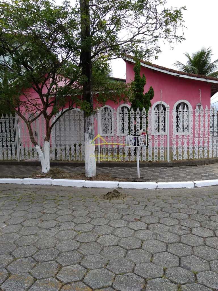 Casa em Cubatão, no bairro Vila Ponte Nova