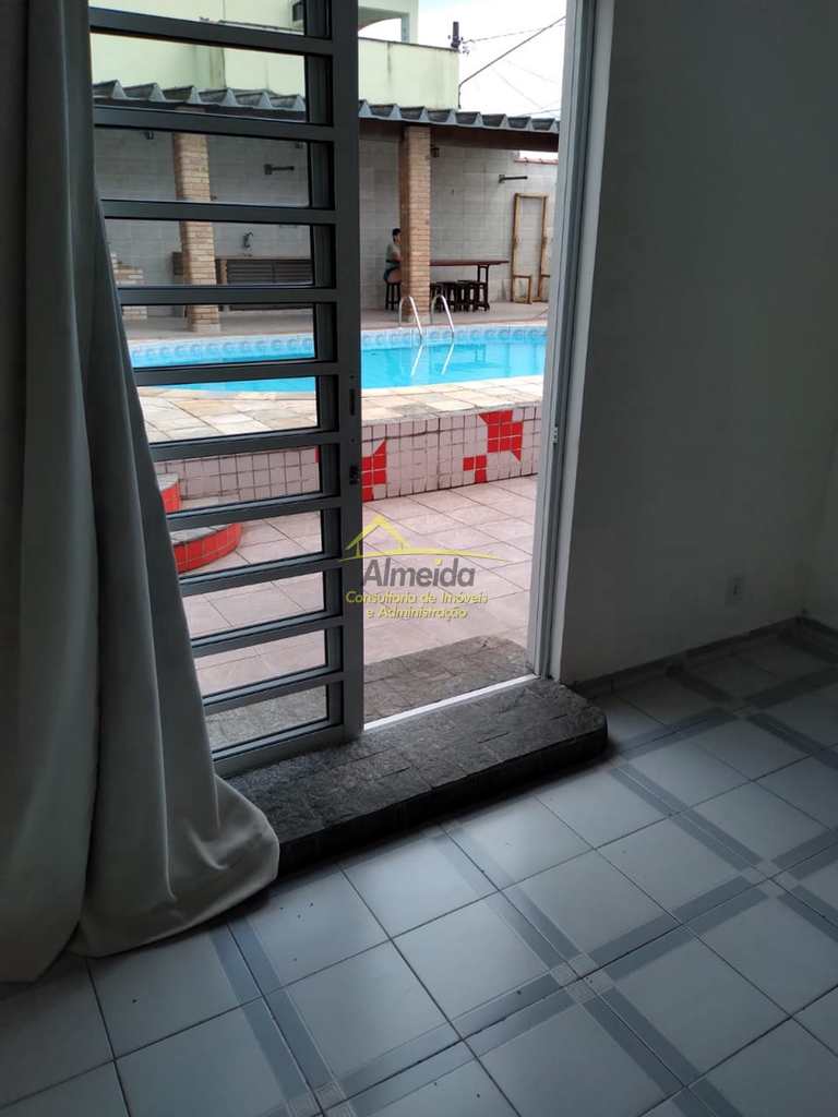Casa em Cubatão, no bairro Vila Ponte Nova
