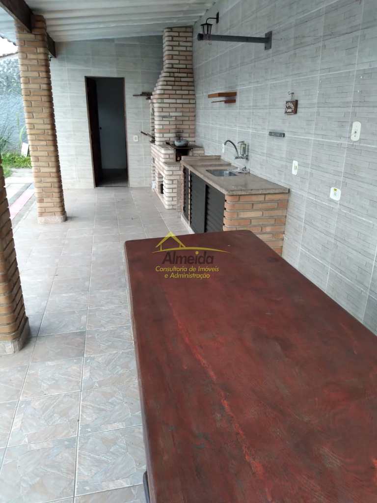Casa em Cubatão, no bairro Vila Ponte Nova