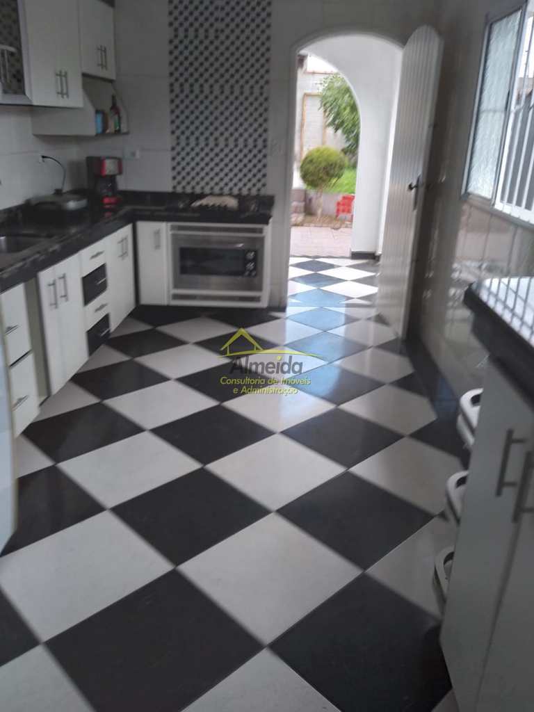 Casa em Cubatão, no bairro Vila Ponte Nova