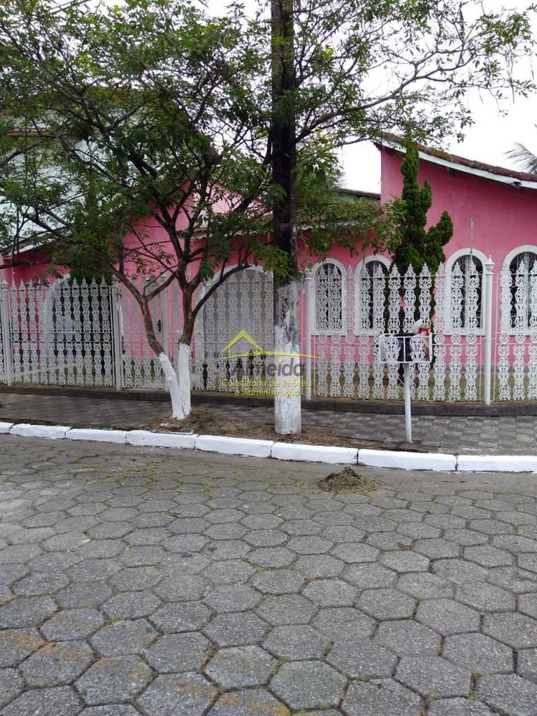 Casa em Cubatão, no bairro Vila Ponte Nova