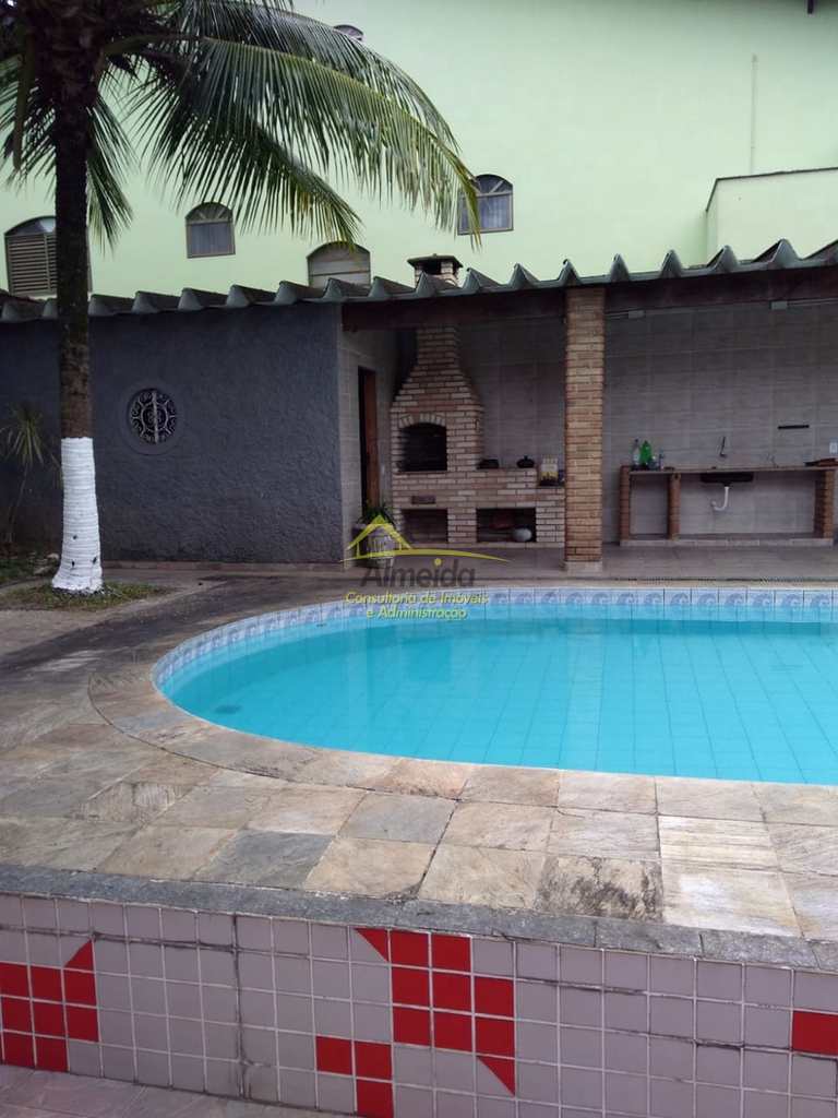 Casa em Cubatão, no bairro Vila Ponte Nova