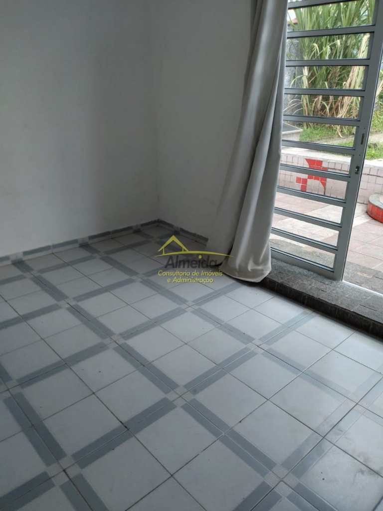 Casa em Cubatão, no bairro Vila Ponte Nova