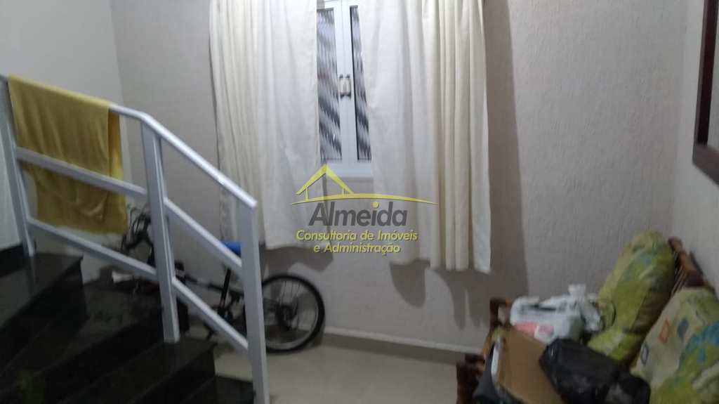 Casa em Cubatão, no bairro Jardim Casqueiro