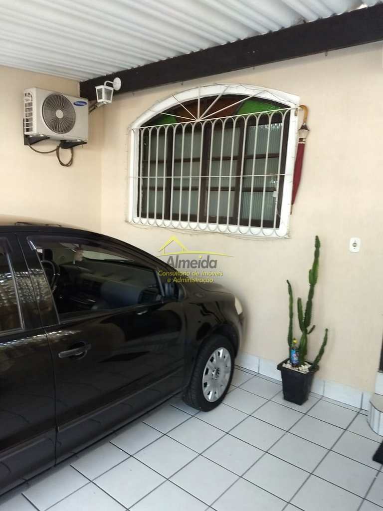Casa em Cubatão, no bairro Jardim São Francisco