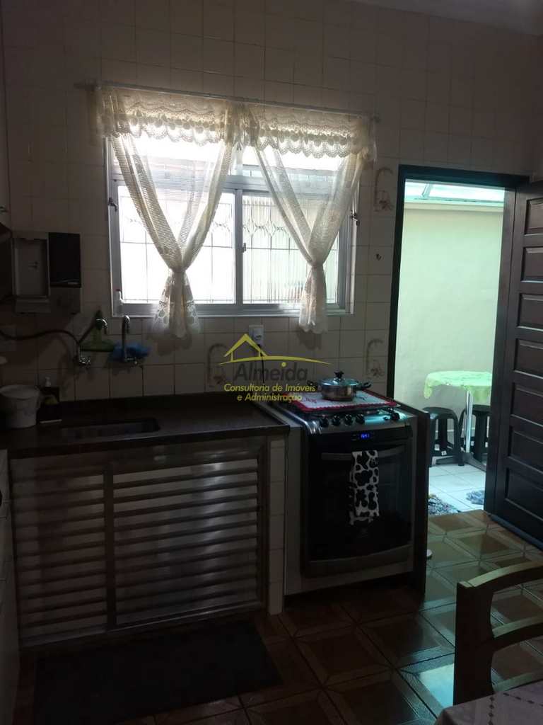 Casa em Cubatão, no bairro Jardim São Francisco