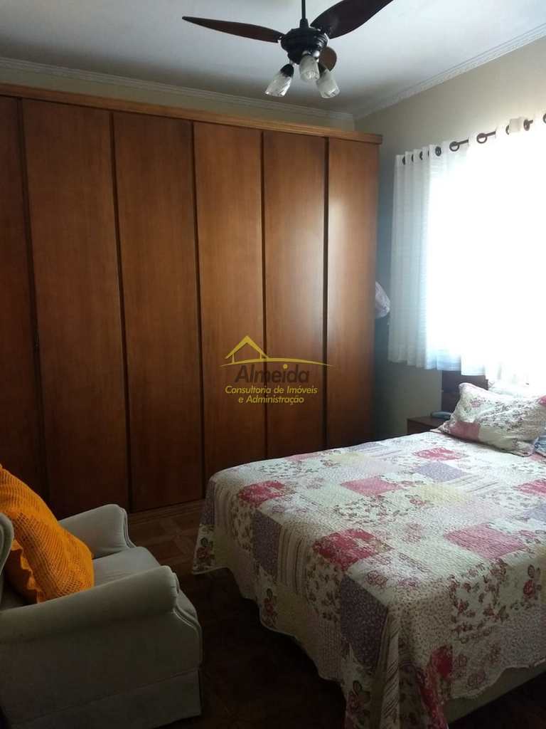 Casa em Cubatão, no bairro Jardim São Francisco