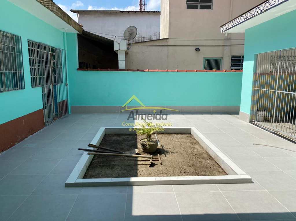Casa em Cubatão, no bairro Jardim Casqueiro