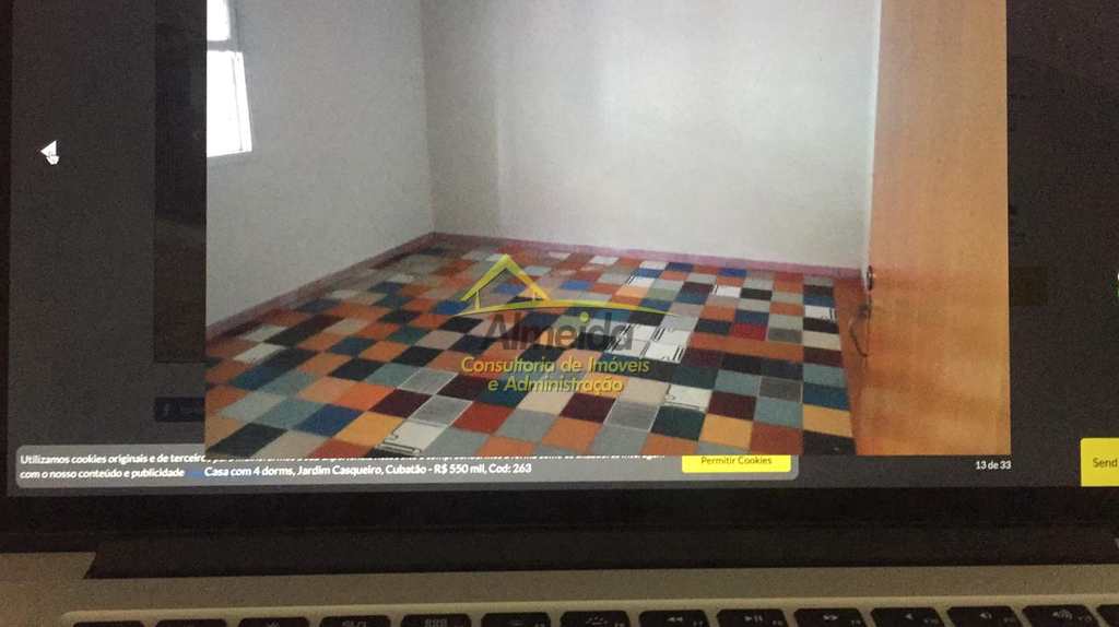 Casa em Cubatão, no bairro Jardim Casqueiro