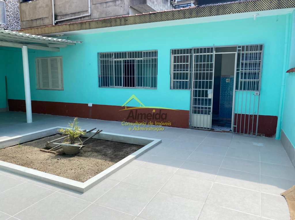 Casa em Cubatão, no bairro Jardim Casqueiro