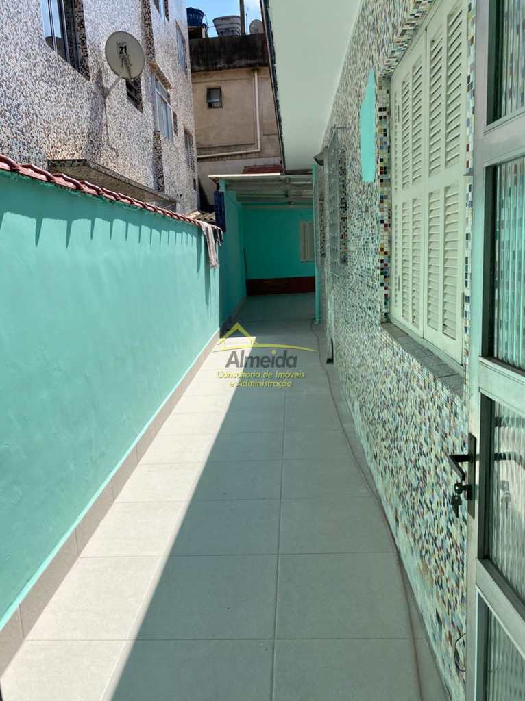 Casa em Cubatão, no bairro Jardim Casqueiro