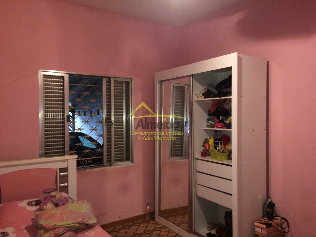 Casa em Cubatão, no bairro Vila Couto