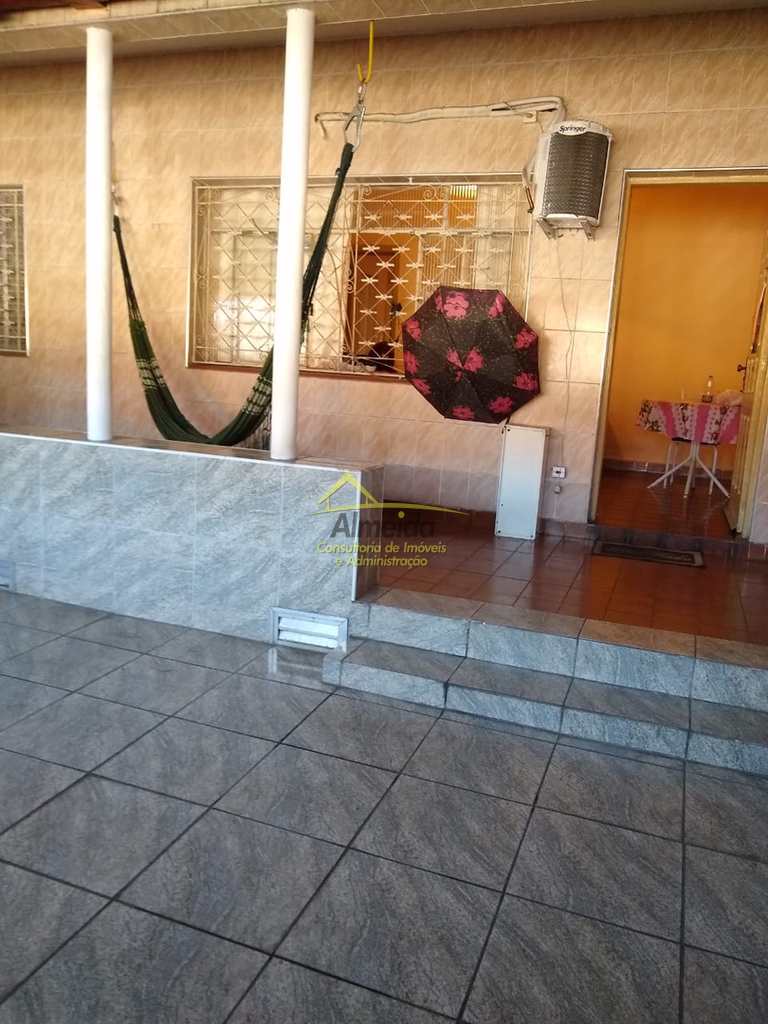 Casa em Cubatão, no bairro Vila Couto