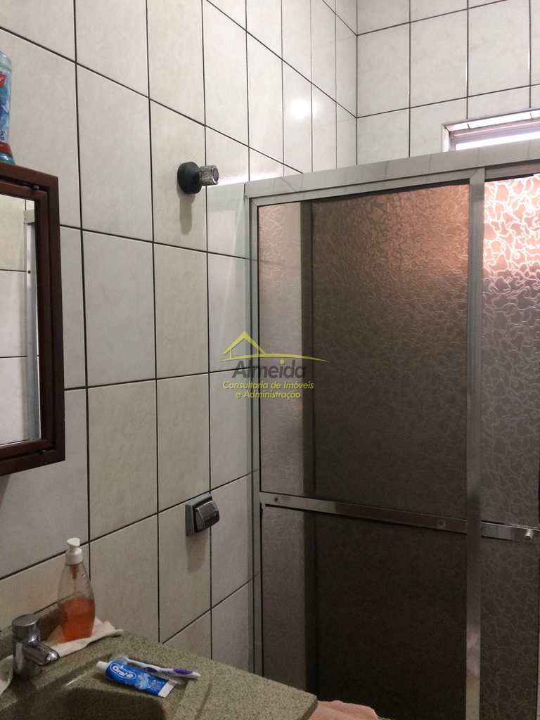 Casa em Cubatão, no bairro Vila Caraguata