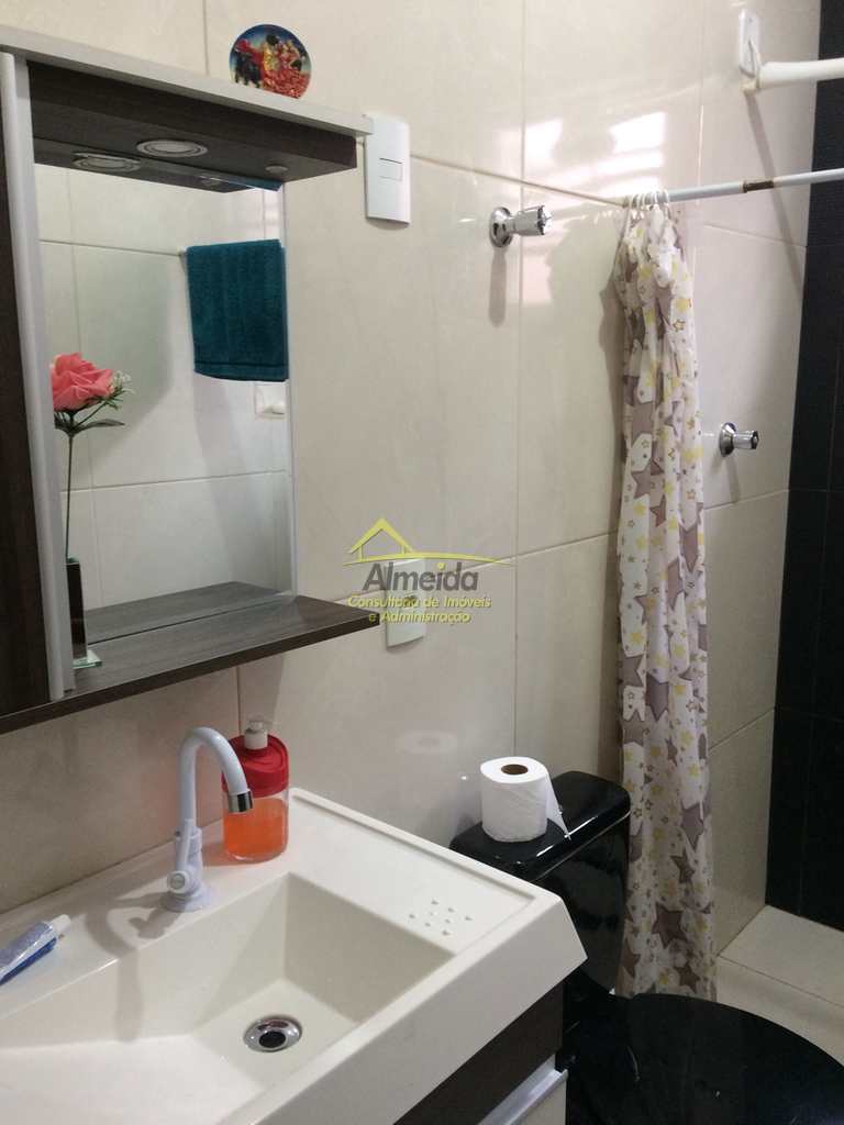 Casa em Cubatão, no bairro Vila Caraguata