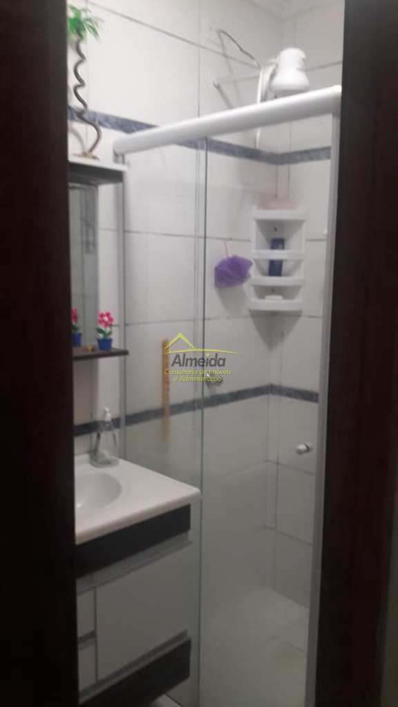 Casa em Cubatão, no bairro Vila Caraguata