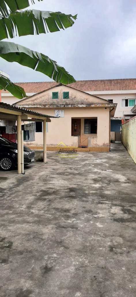 Casa em Cubatão, no bairro Vila Nova