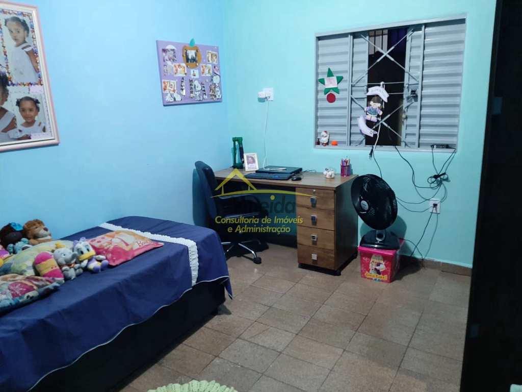 Casa em Cubatão, no bairro Vila Nova