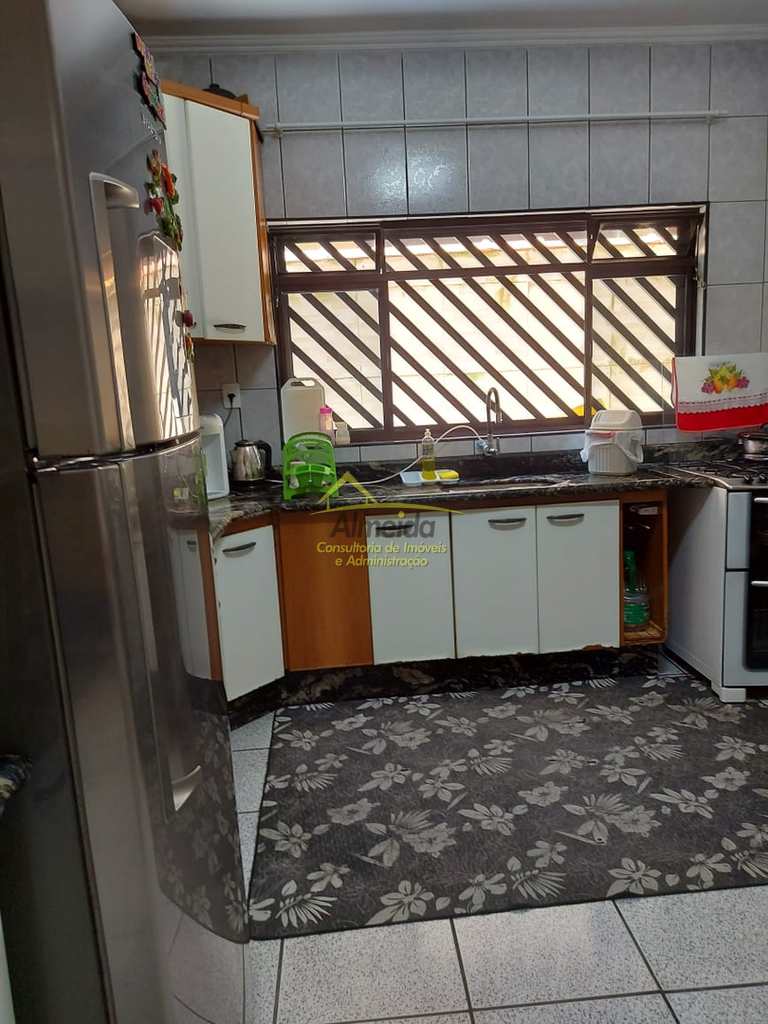Sobrado em Cubatão, no bairro Vila Ponte Nova