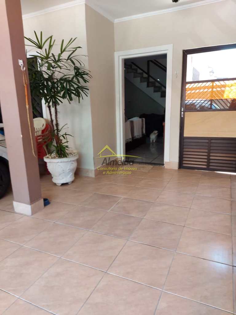 Sobrado em Cubatão, no bairro Vila Ponte Nova