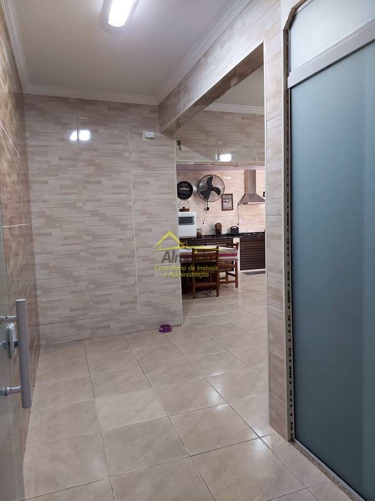 Sobrado em Cubatão, no bairro Vila Ponte Nova