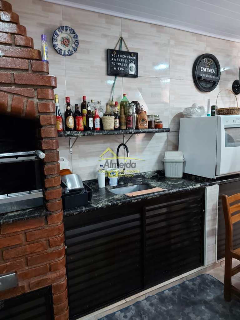 Sobrado em Cubatão, no bairro Vila Ponte Nova