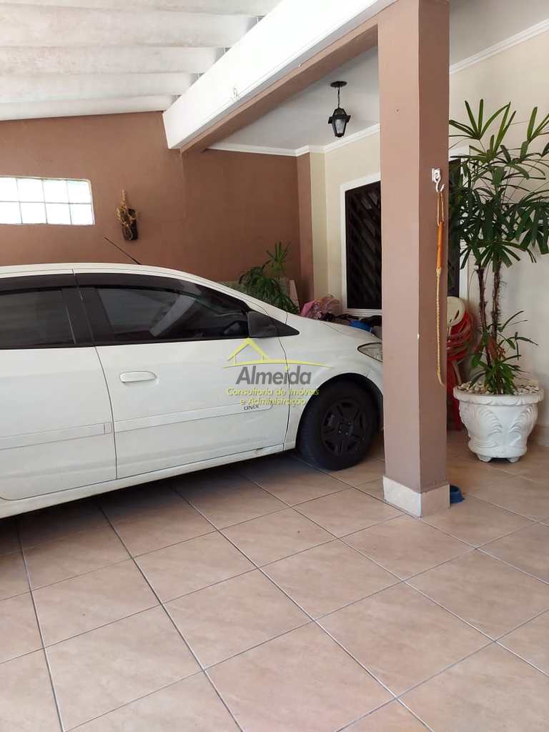 Sobrado em Cubatão, no bairro Vila Ponte Nova