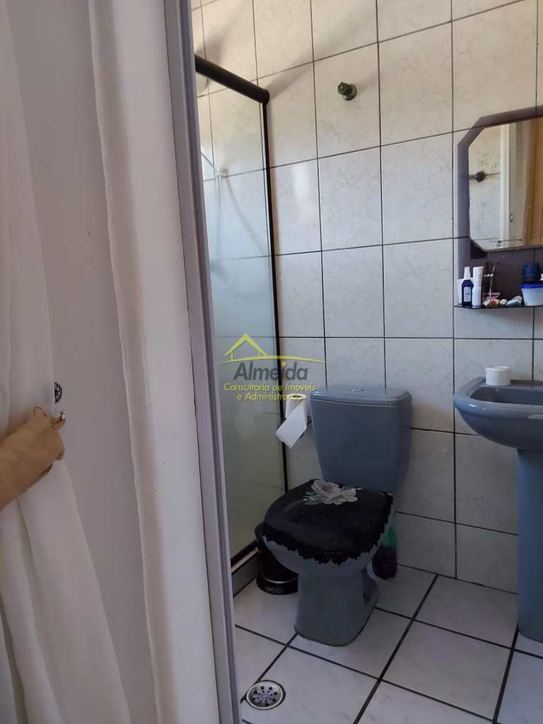 Sobrado em Cubatão, no bairro Vila Ponte Nova
