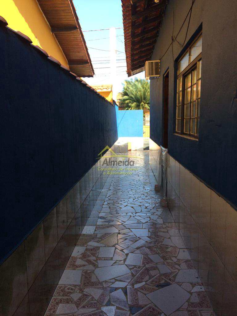 Casa em Cubatão, no bairro Vila Ponte Nova