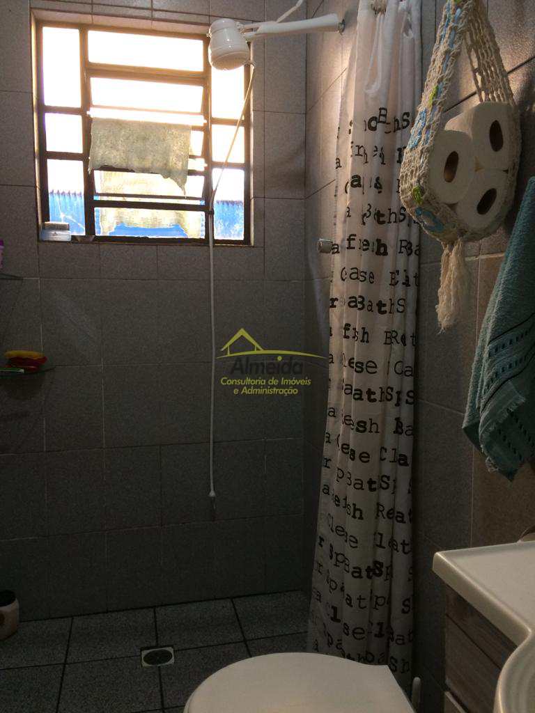 Casa em Cubatão, no bairro Vila Ponte Nova