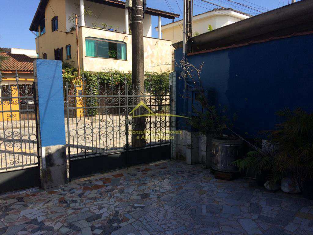 Casa em Cubatão, no bairro Vila Ponte Nova