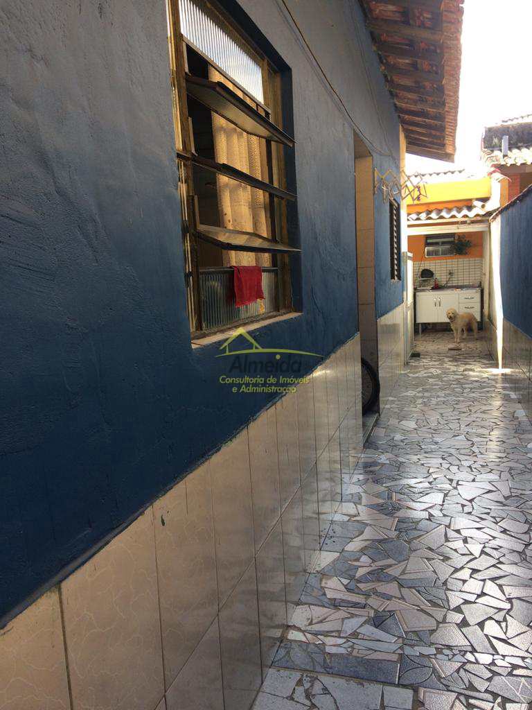 Casa em Cubatão, no bairro Vila Ponte Nova
