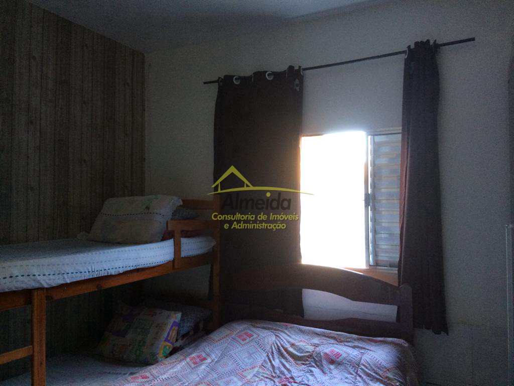 Casa em Cubatão, no bairro Vila Ponte Nova
