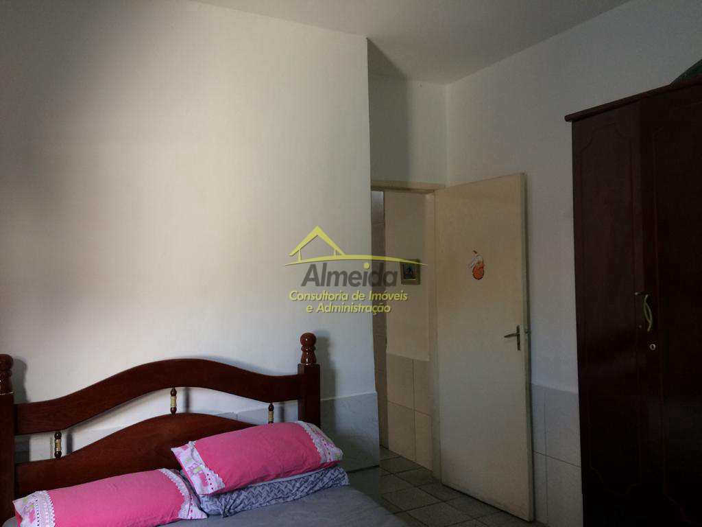 Casa em Cubatão, no bairro Vila Ponte Nova