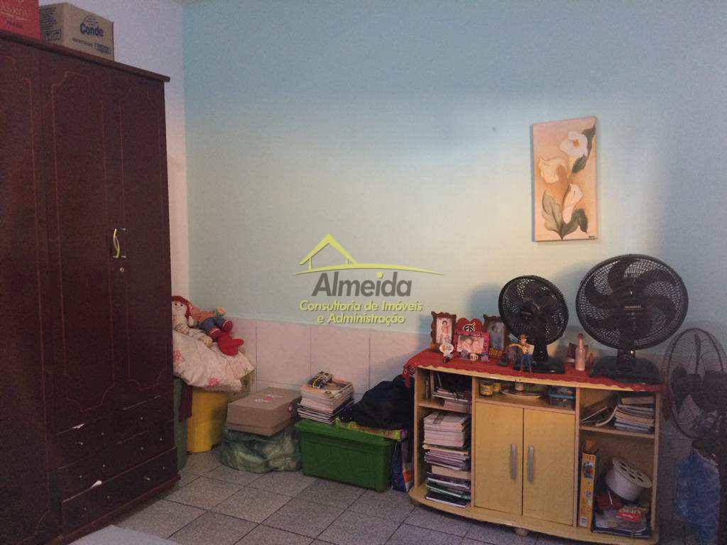 Casa em Cubatão, no bairro Vila Ponte Nova