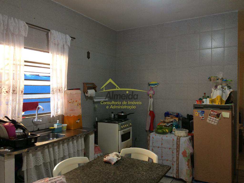 Casa em Cubatão, no bairro Vila Ponte Nova