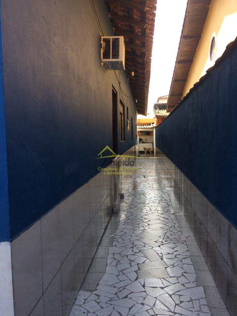 Casa em Cubatão, no bairro Vila Ponte Nova