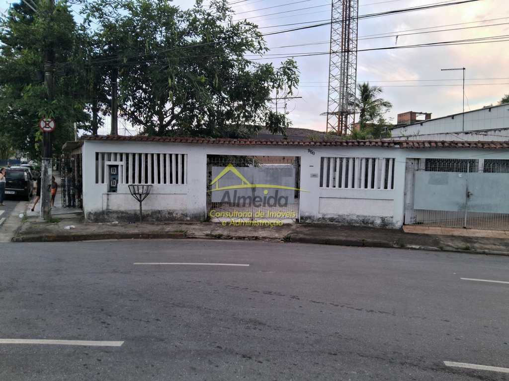 Casa em Cubatão, no bairro Vila Nova