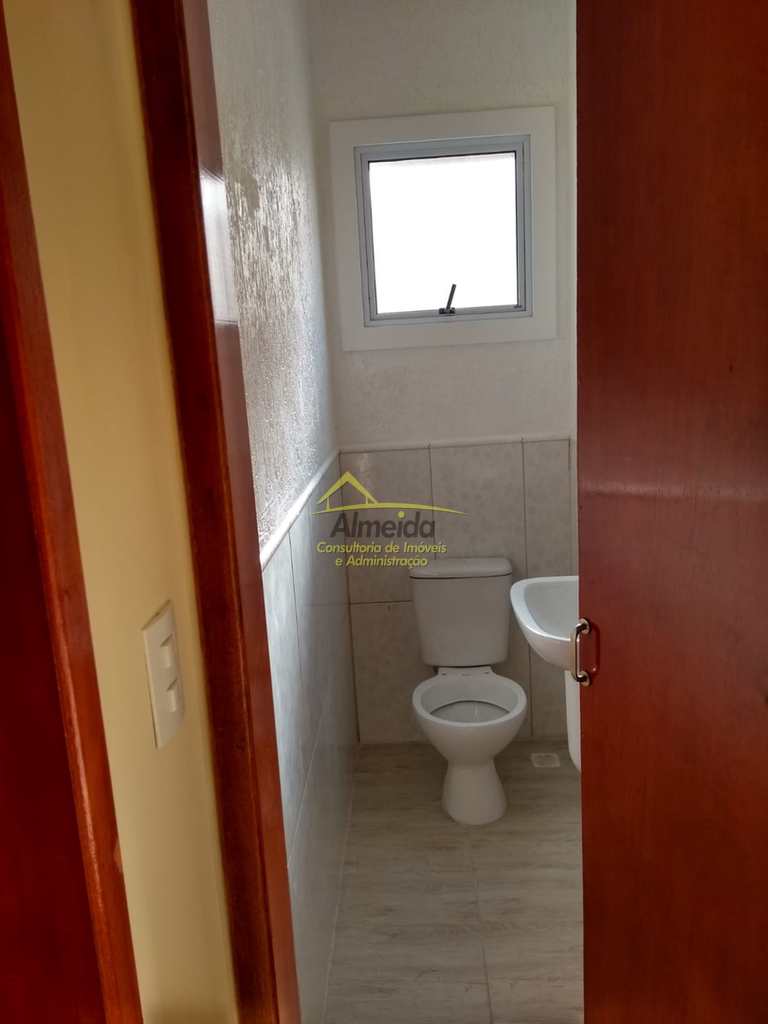 Casa em Cubatão, no bairro Vila Ponte Nova