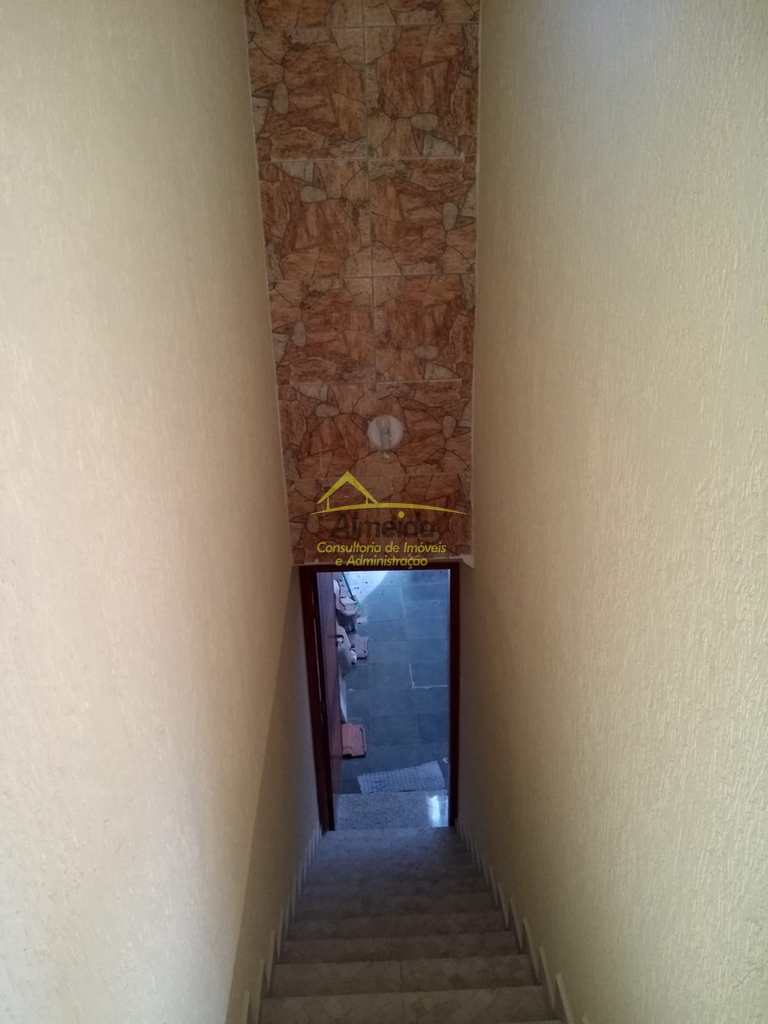 Casa em Cubatão, no bairro Vila Ponte Nova