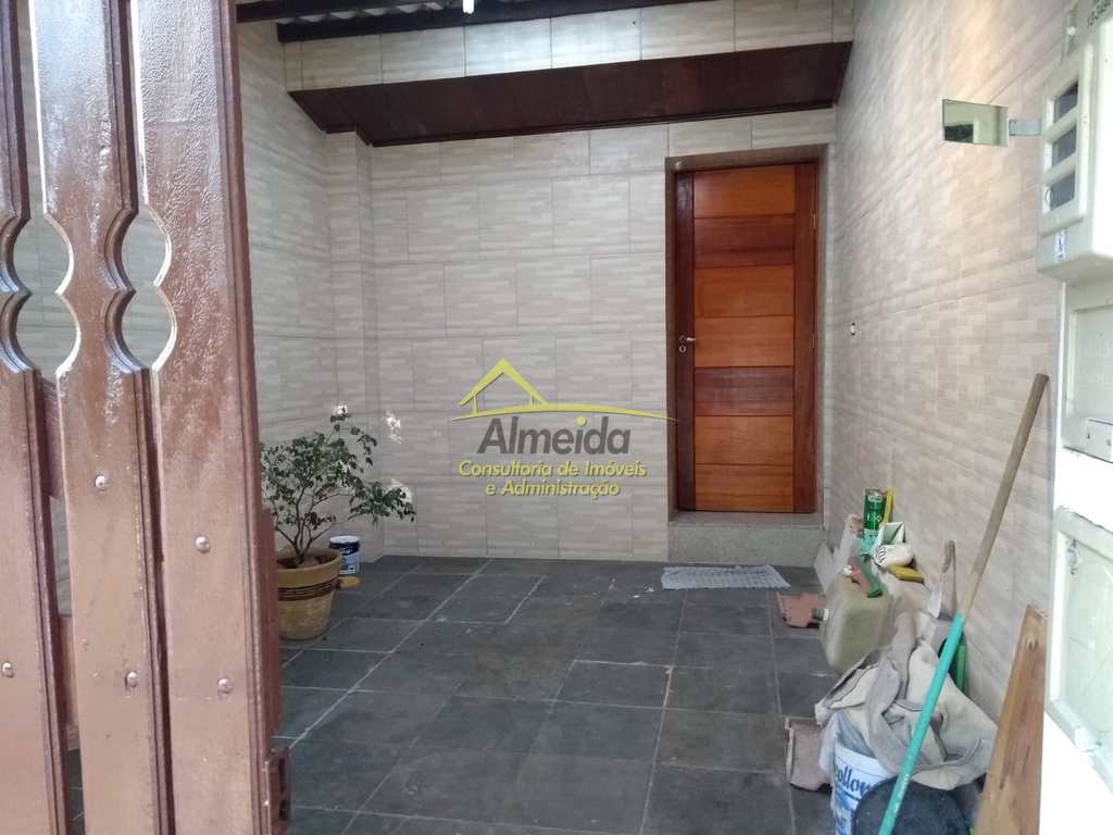 Casa em Cubatão, no bairro Vila Ponte Nova