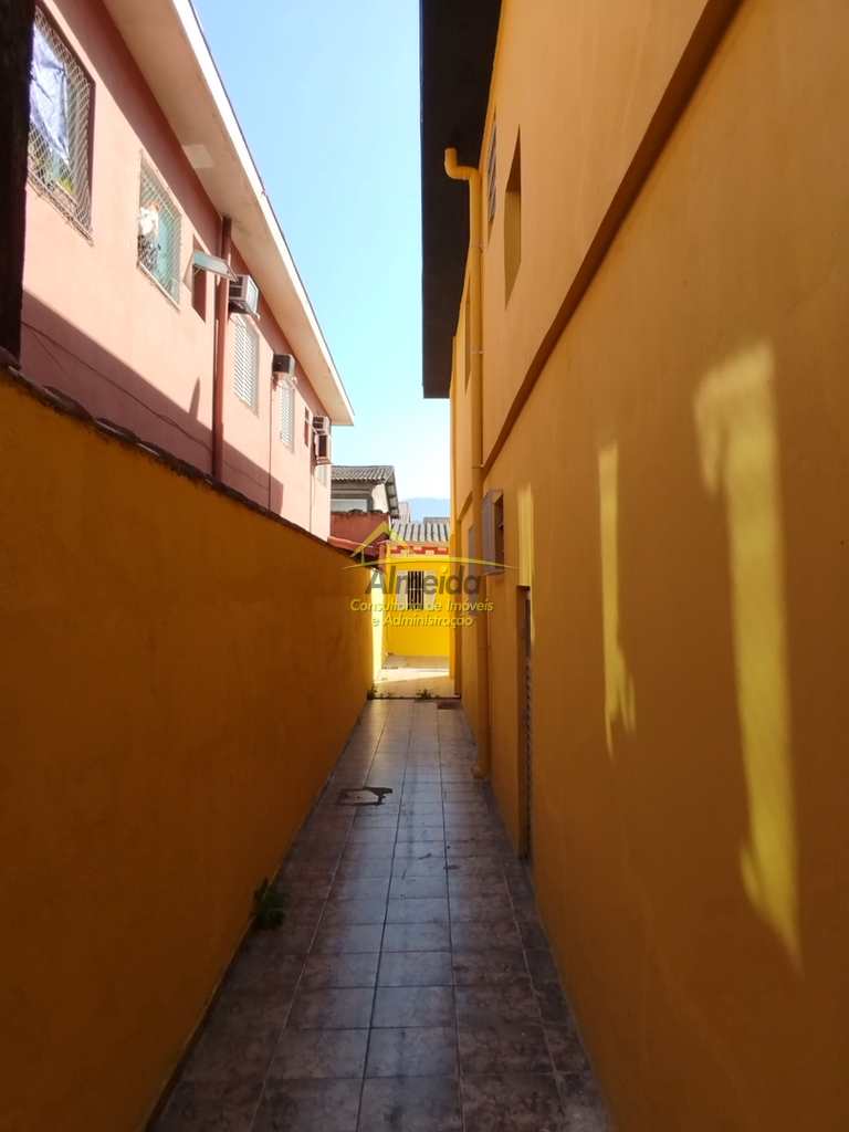Casa em Cubatão, no bairro Vila Nova